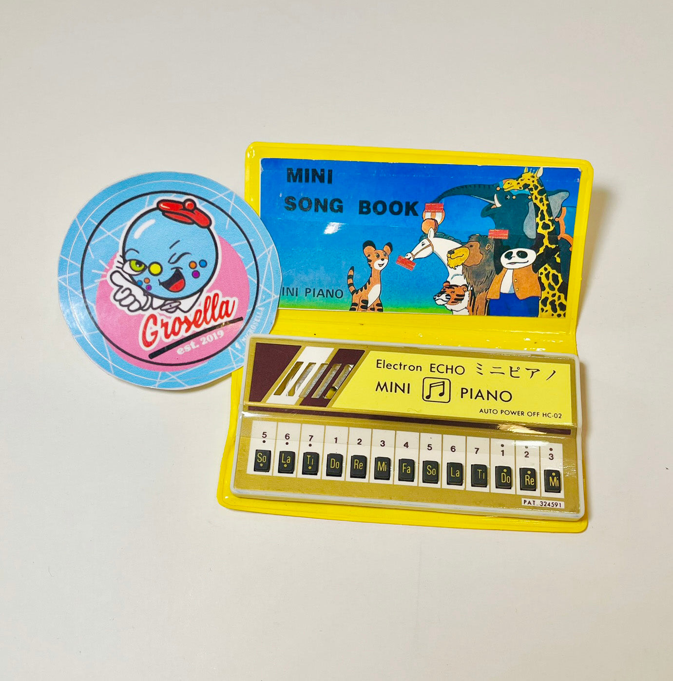 Mini pianito retro
