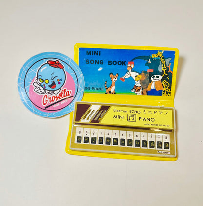 Mini pianito retro